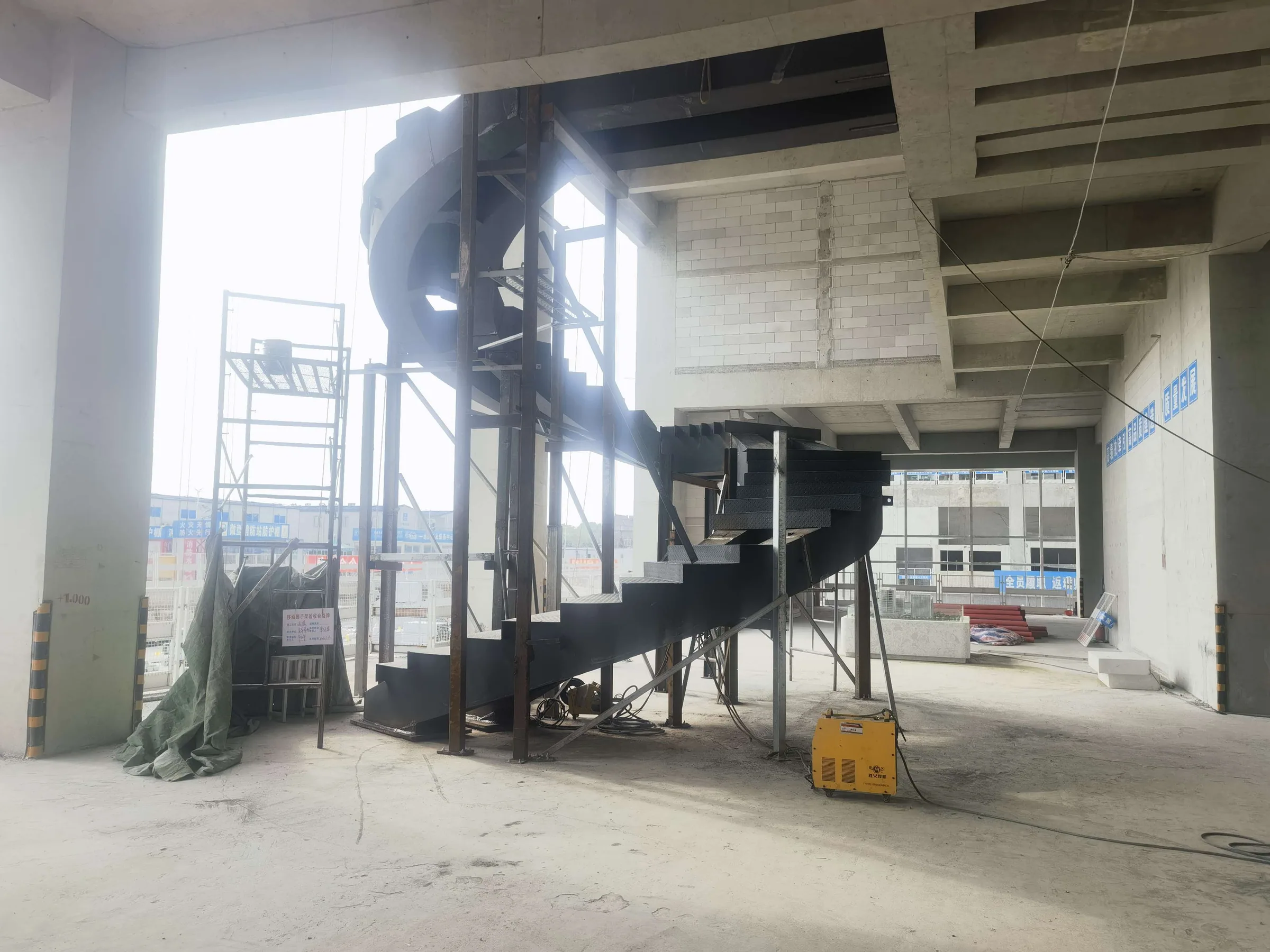 Roofing and enclosure photograph 11