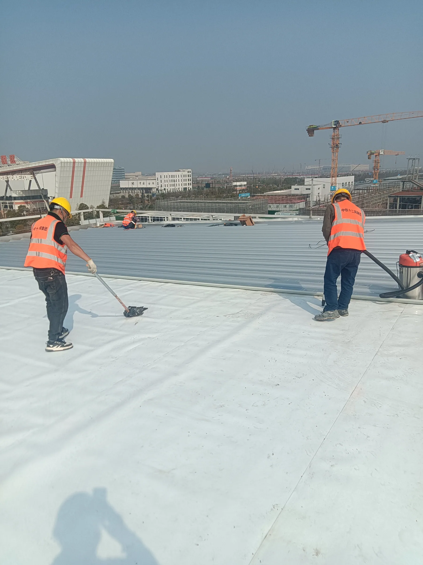 Roofing and enclosure photograph 13