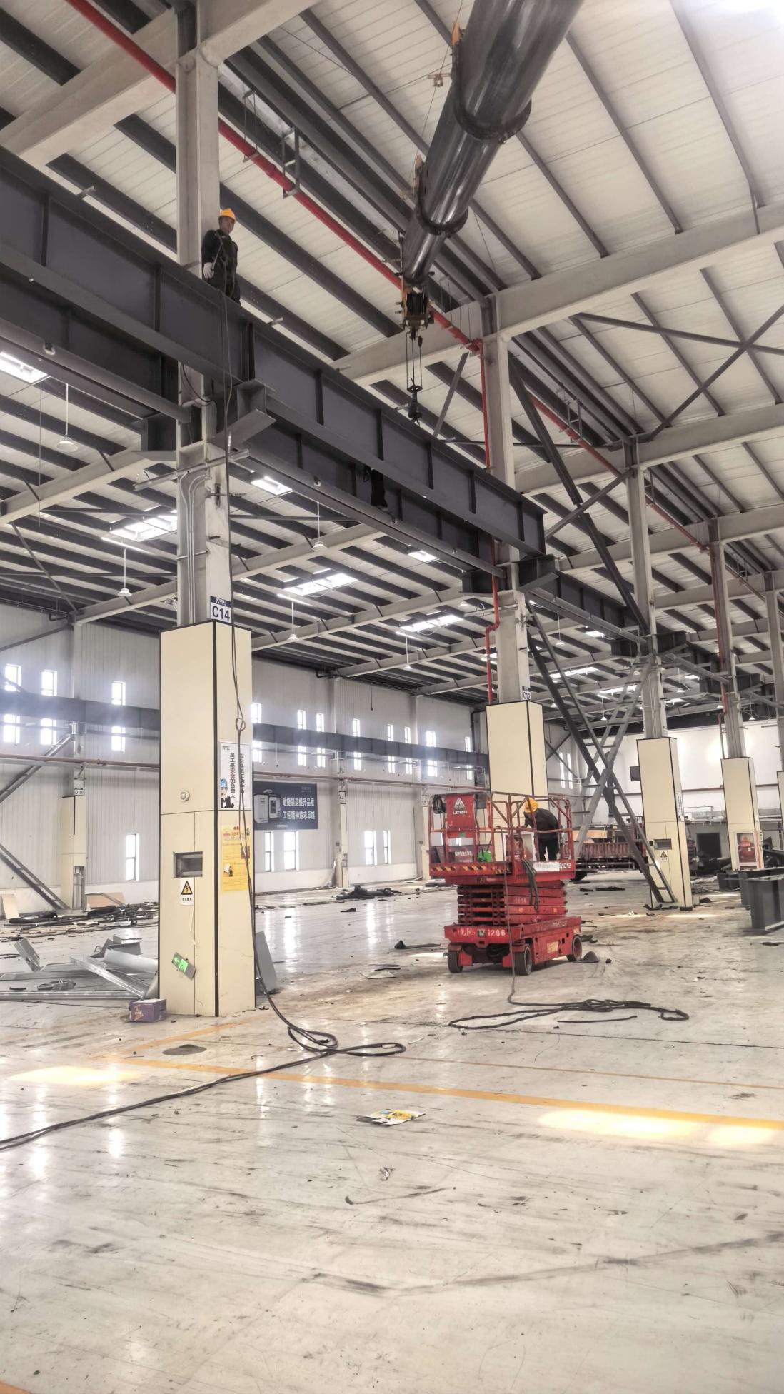 Steel structure work at the Shanghai Jiukai Advanced Cable project