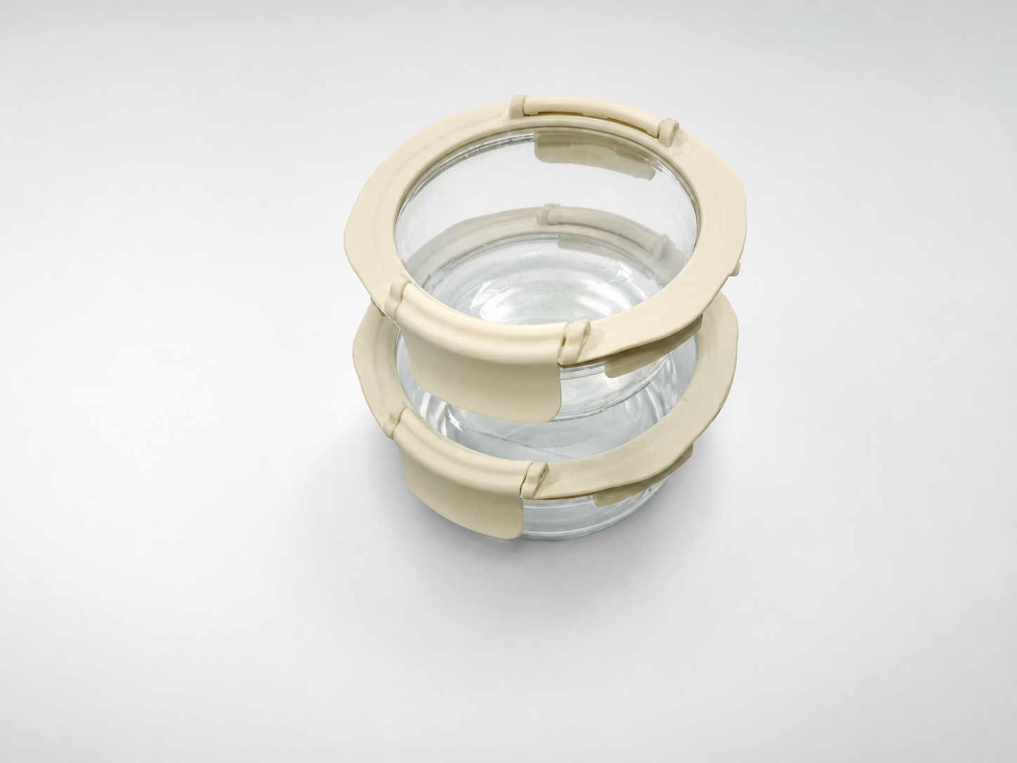 Two-Clip Round Silicone-and-Glass Lid