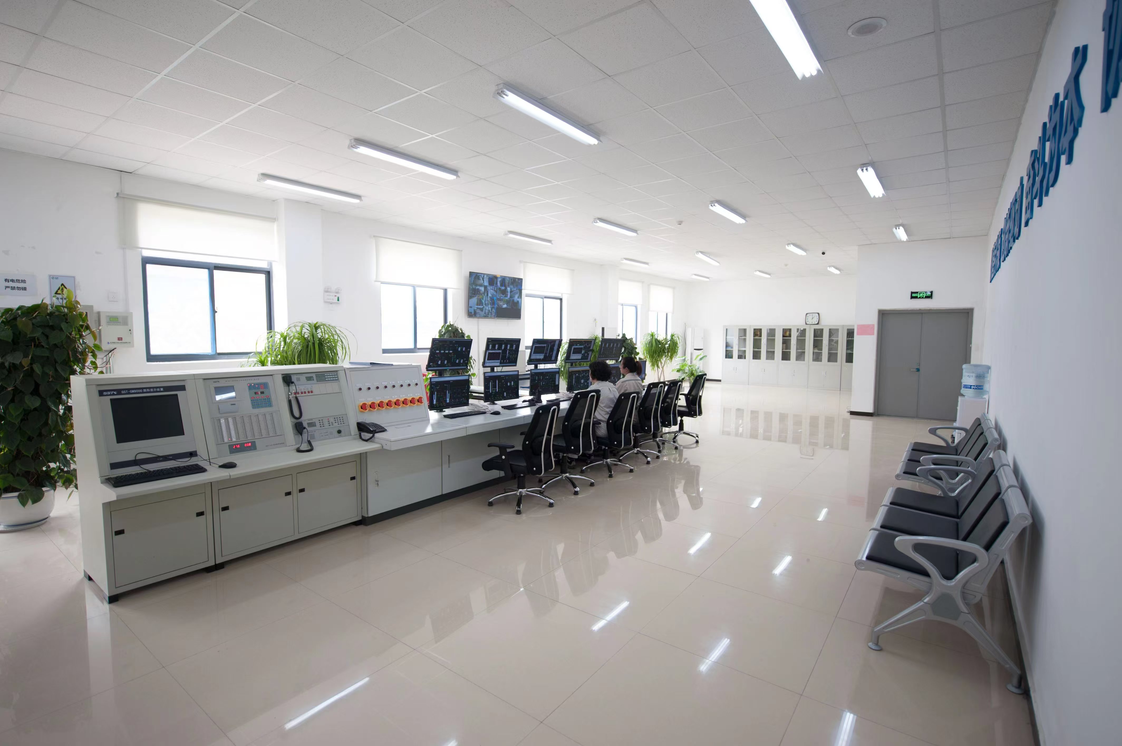 Quality-control laboratory workstations
