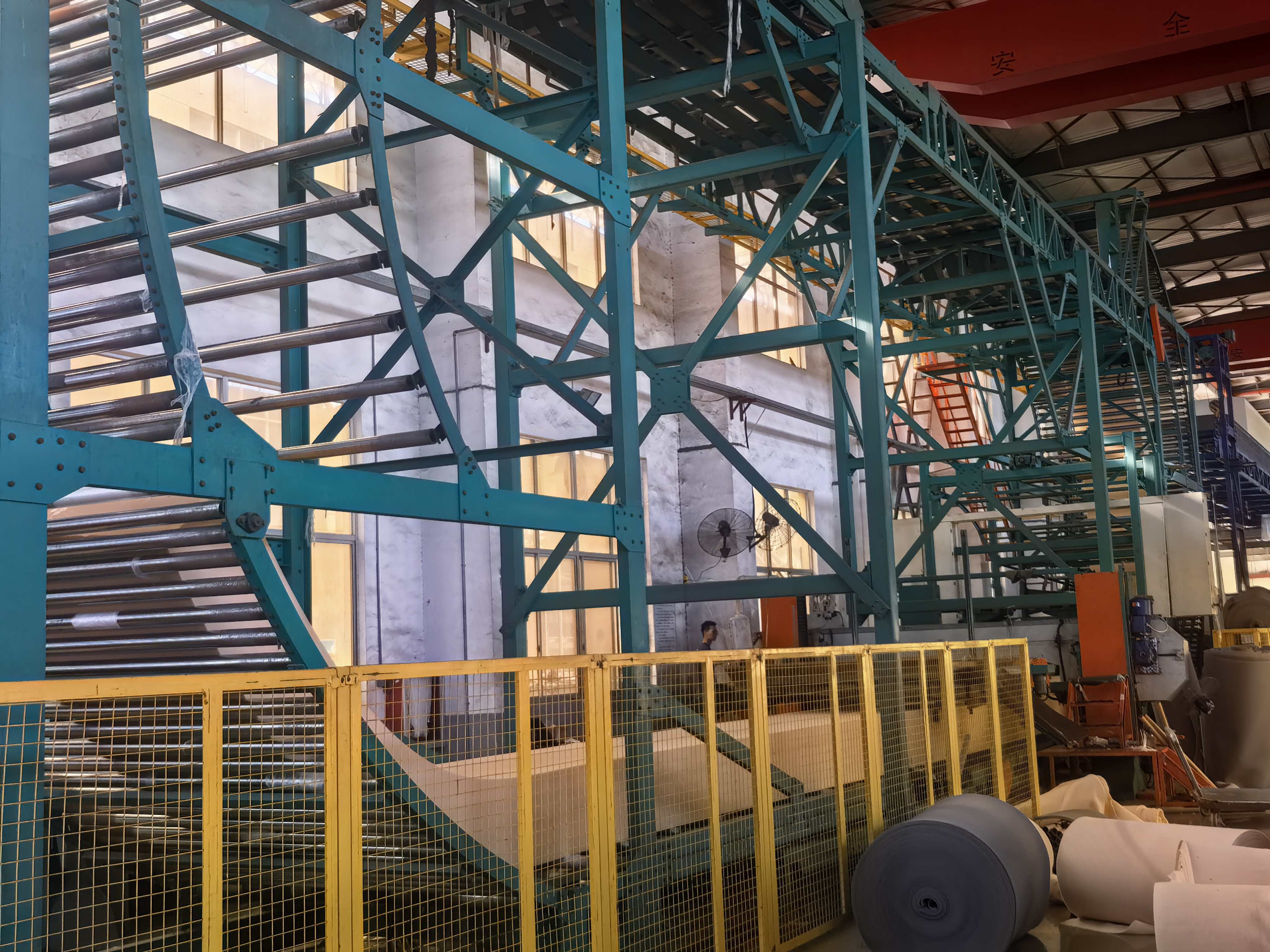Foaming production equipment