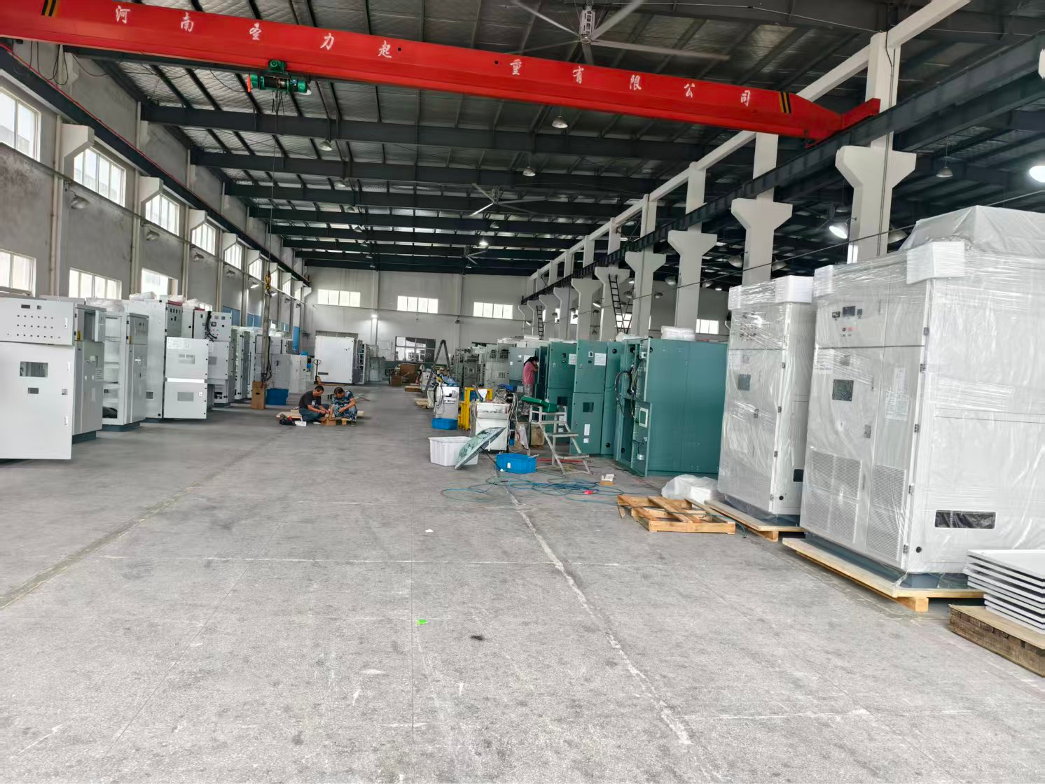 Customer-supplied company photograph 11