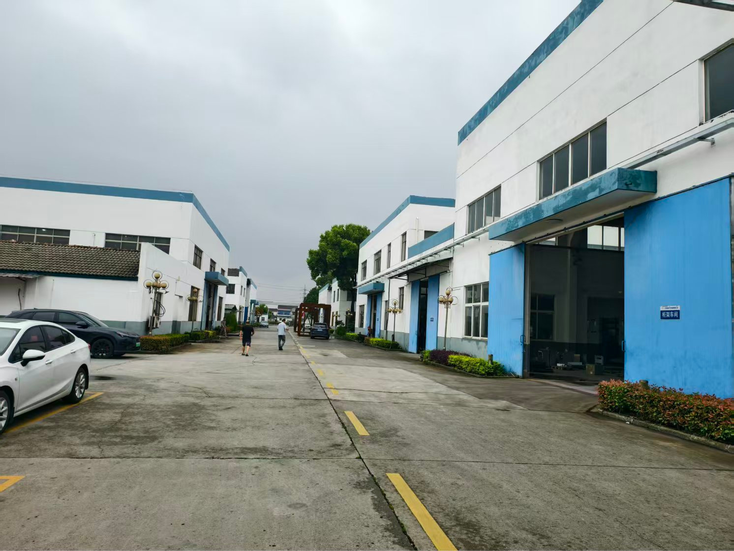 Customer-supplied company photograph 15