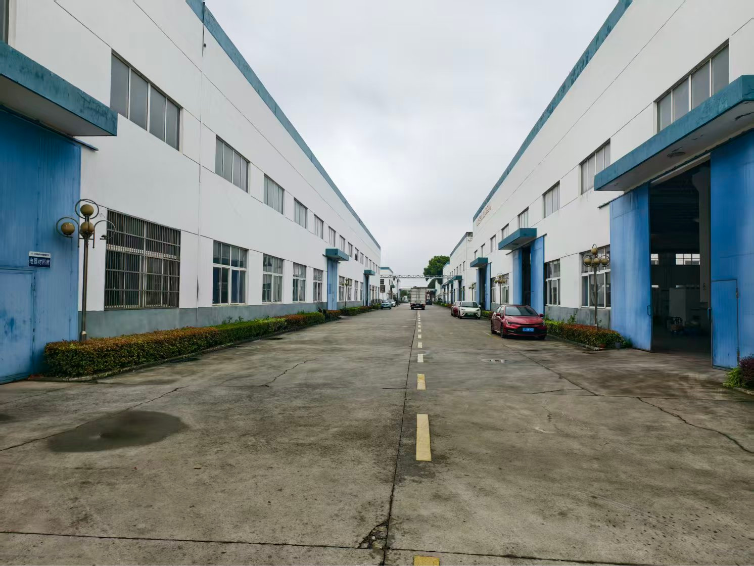 Customer-supplied company photograph 22